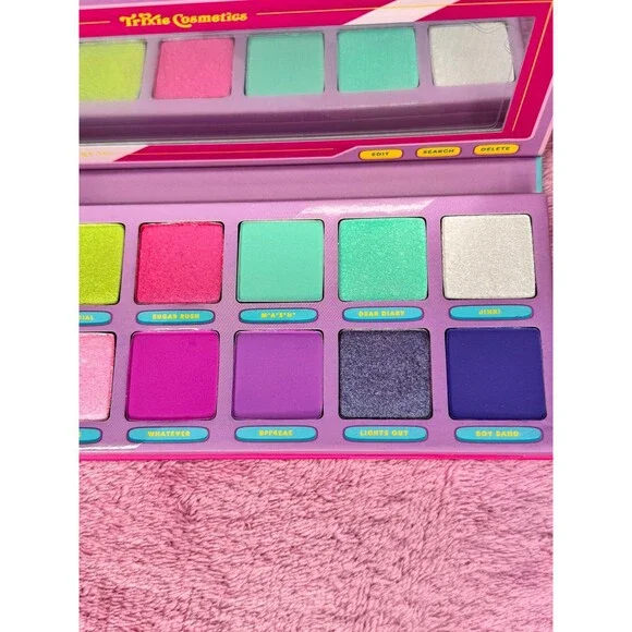 New! Girl Talk Trixie Mattel Cosmetics Eyeshadow Palette BNIB NWT NIB - Picture 5 of 7